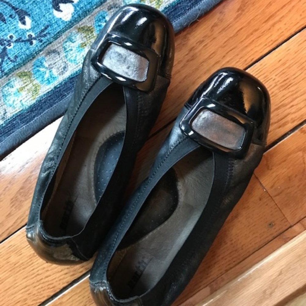 Earth Shoe Eclipse Pewter Arch Support Ballet Flats Sz 9 - Very Good Condition